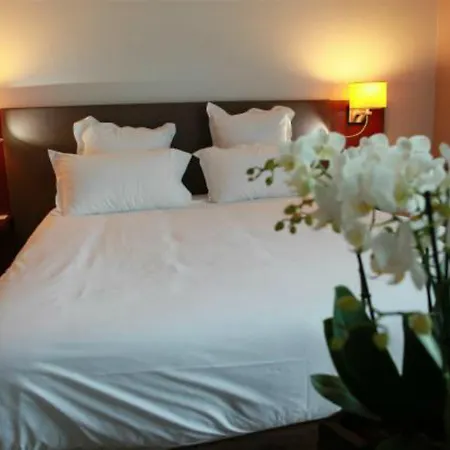 Western Aquakub Hotel 3*